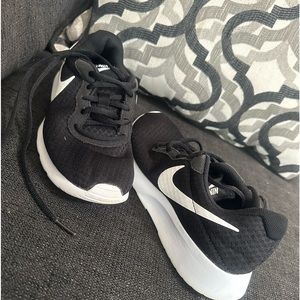 Nike tennis shoes